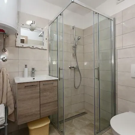 Apartments Marija, Authentic Stone House, 3 Minutes From The Beach Задар