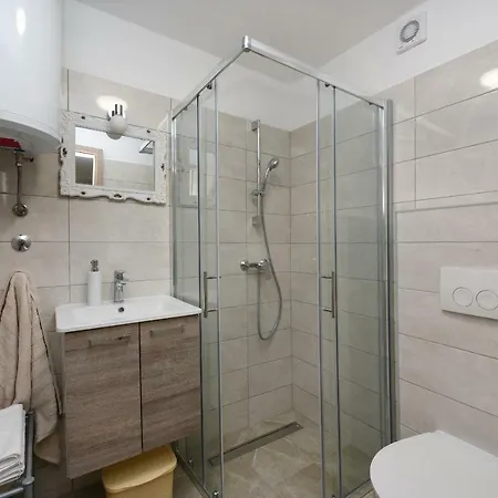 Апартаменты Apartments Marija, Authentic Stone House, 3 Minutes From The Beach