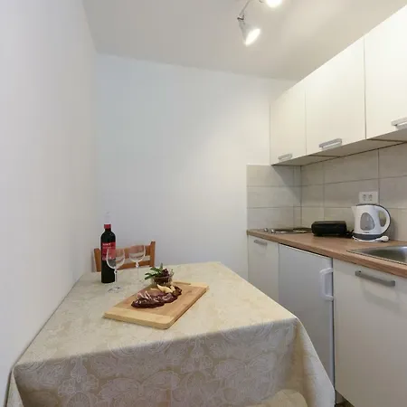 Lägenhet Apartments Marija, Authentic Stone House, 3 Minutes From The Beach