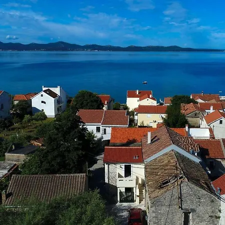Lägenhet Apartments Marija, Authentic Stone House, 3 Minutes From The Beach Zadar